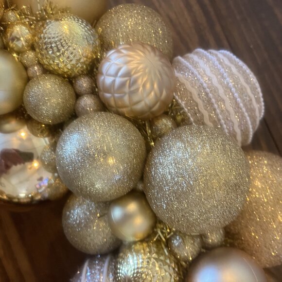 Handmade New GOLDS Shatterproof Ball Wreath Shades of Gold Christmas Wreath - Picture 12 of 14